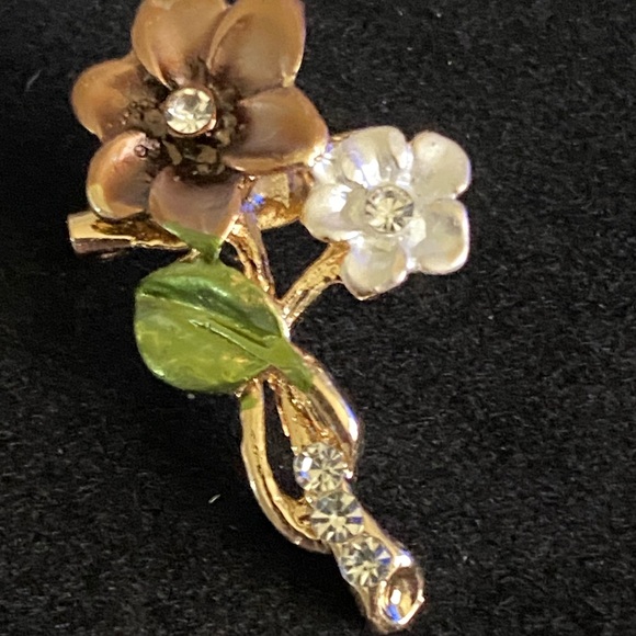 2 vintage inspired brown floral enamel brooches/pins with crystal accents - Picture 5 of 8